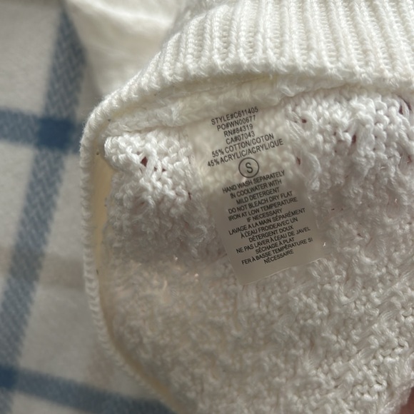 White knit three quarter sleeve top - Picture 6 of 6